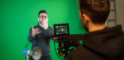 Como Produzir um Comercial de Alto Impacto para Anunciar na TV: Estratégia, Produção e Integração Multicanal